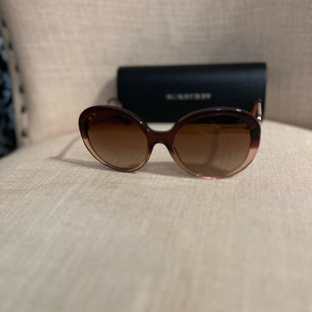NWOT BURBERRY B4239 HERITAGE Check Havana Brown Frame Sunglasses & Burberry Case - Picture 3 of 15